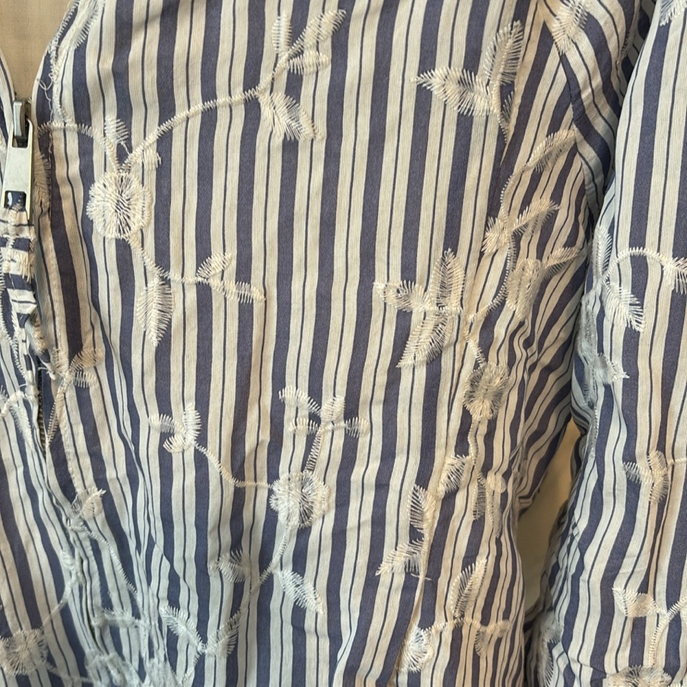 Embroidered jacket - Picture 2 of 4